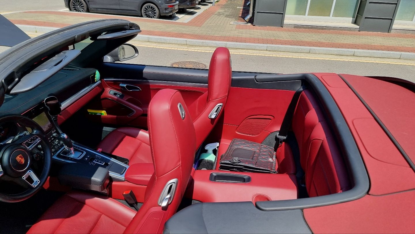 PORSCHE 911 2017