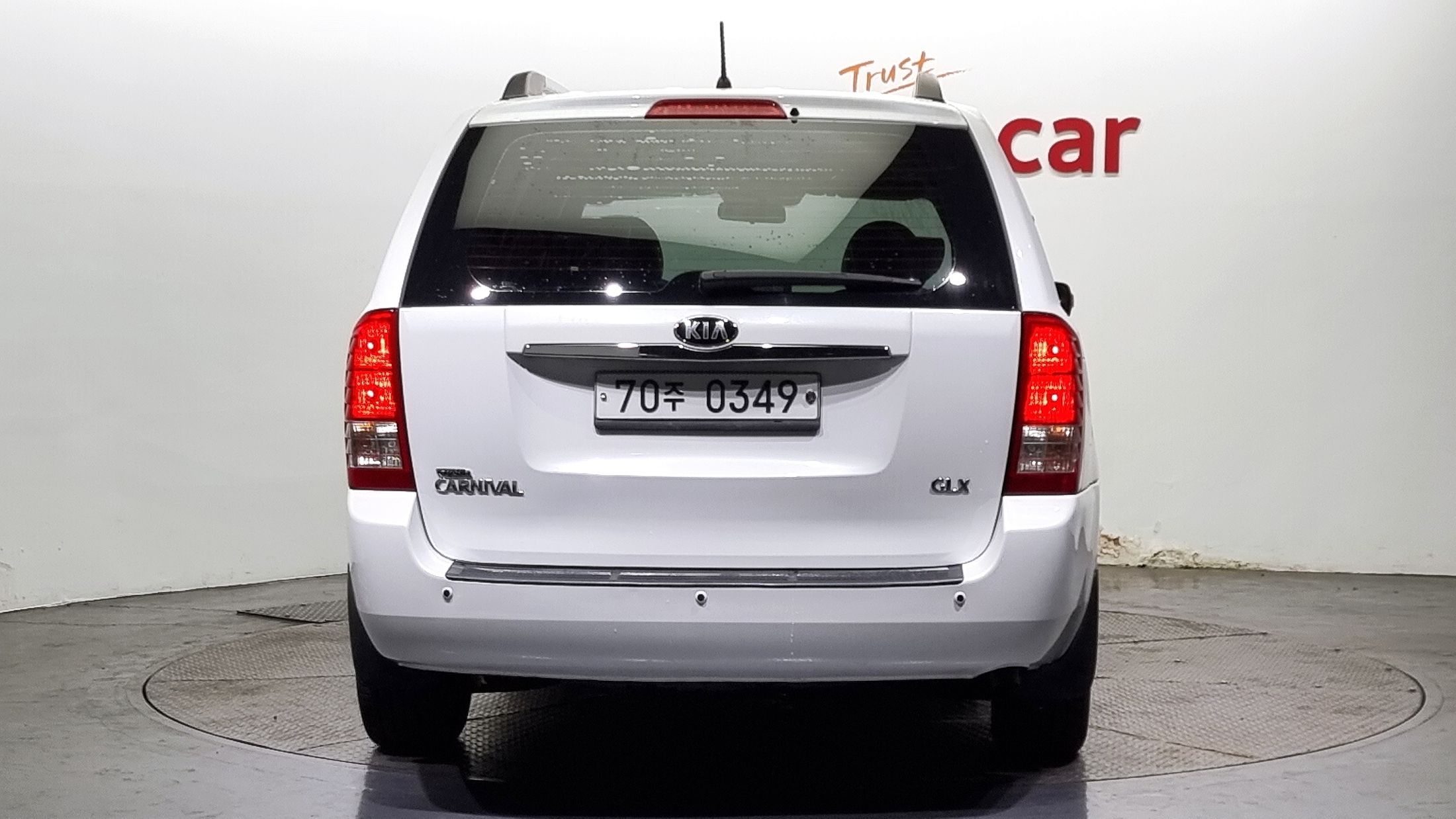 KIA CARNIVAL R 2014