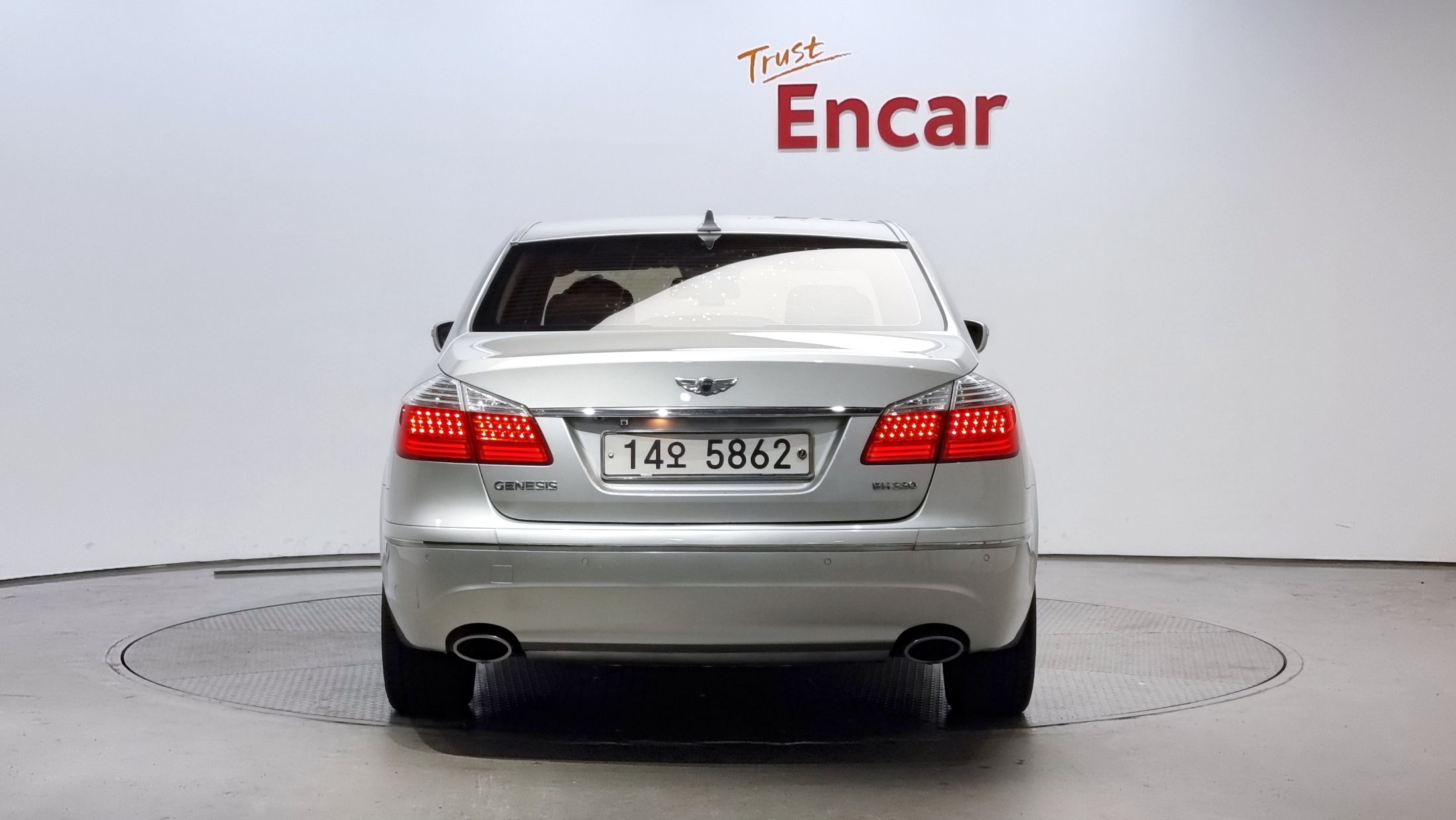 HYUNDAI GENESIS 2011