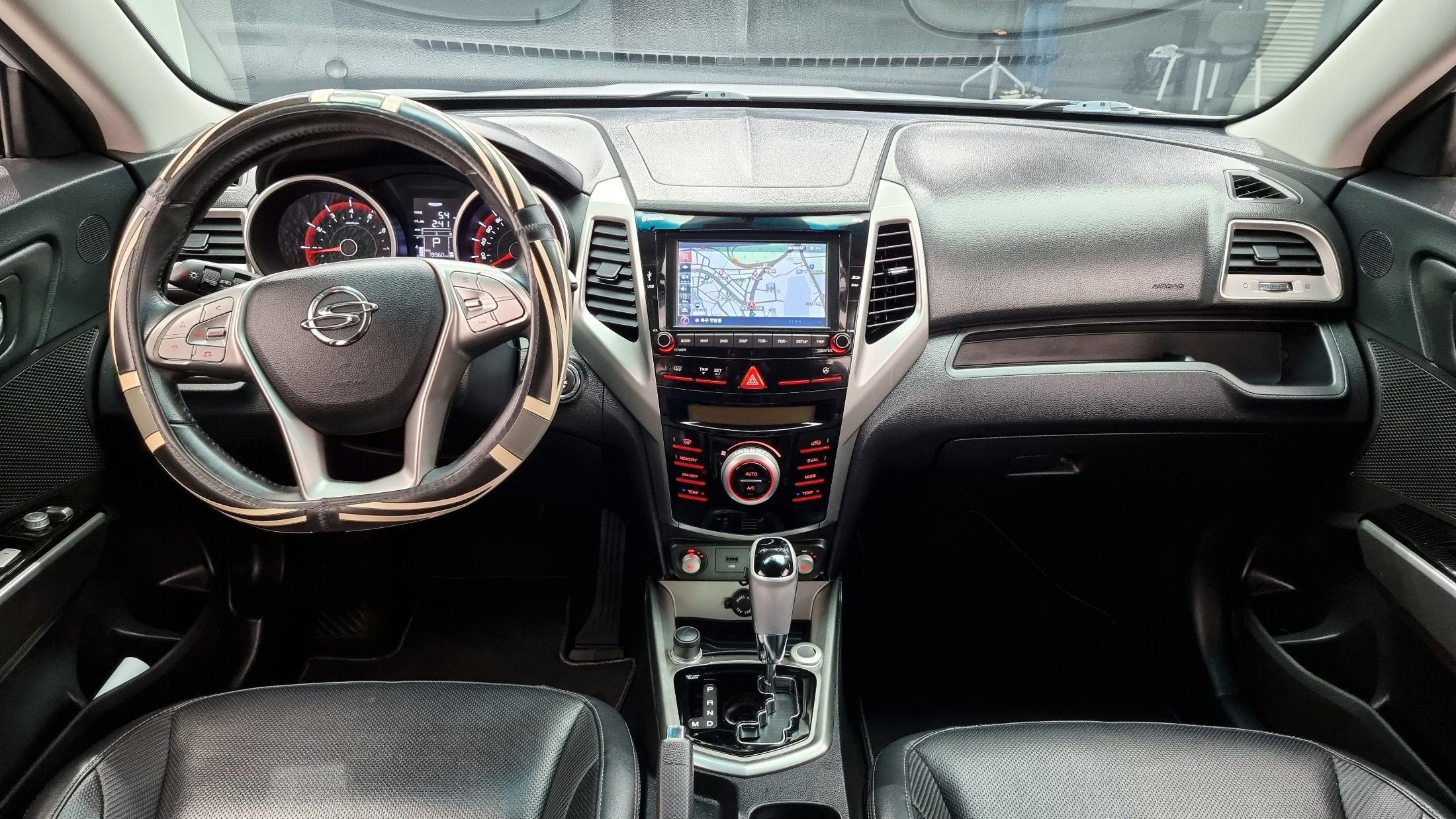 SSANGYONG TIVOLI 2015