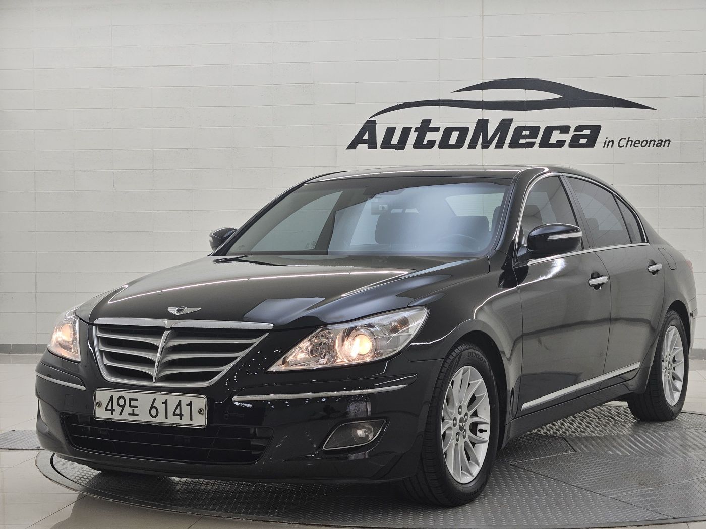 HYUNDAI GENESIS