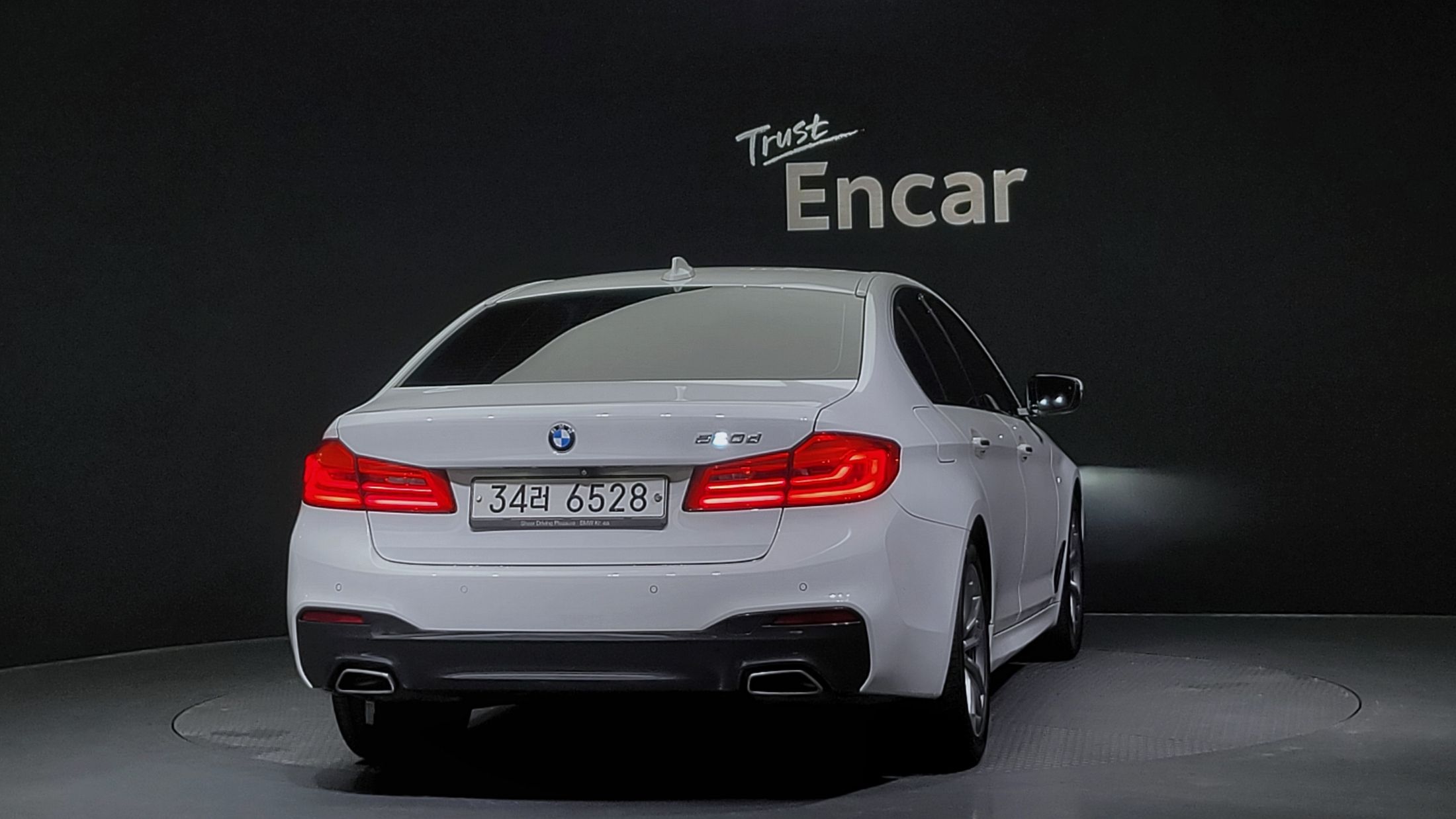 BMW 5-SERIES G30 2017