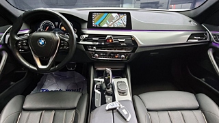 BMW 5-SERIES G30 2017