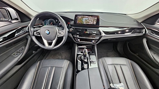BMW 5-SERIES G30 2019