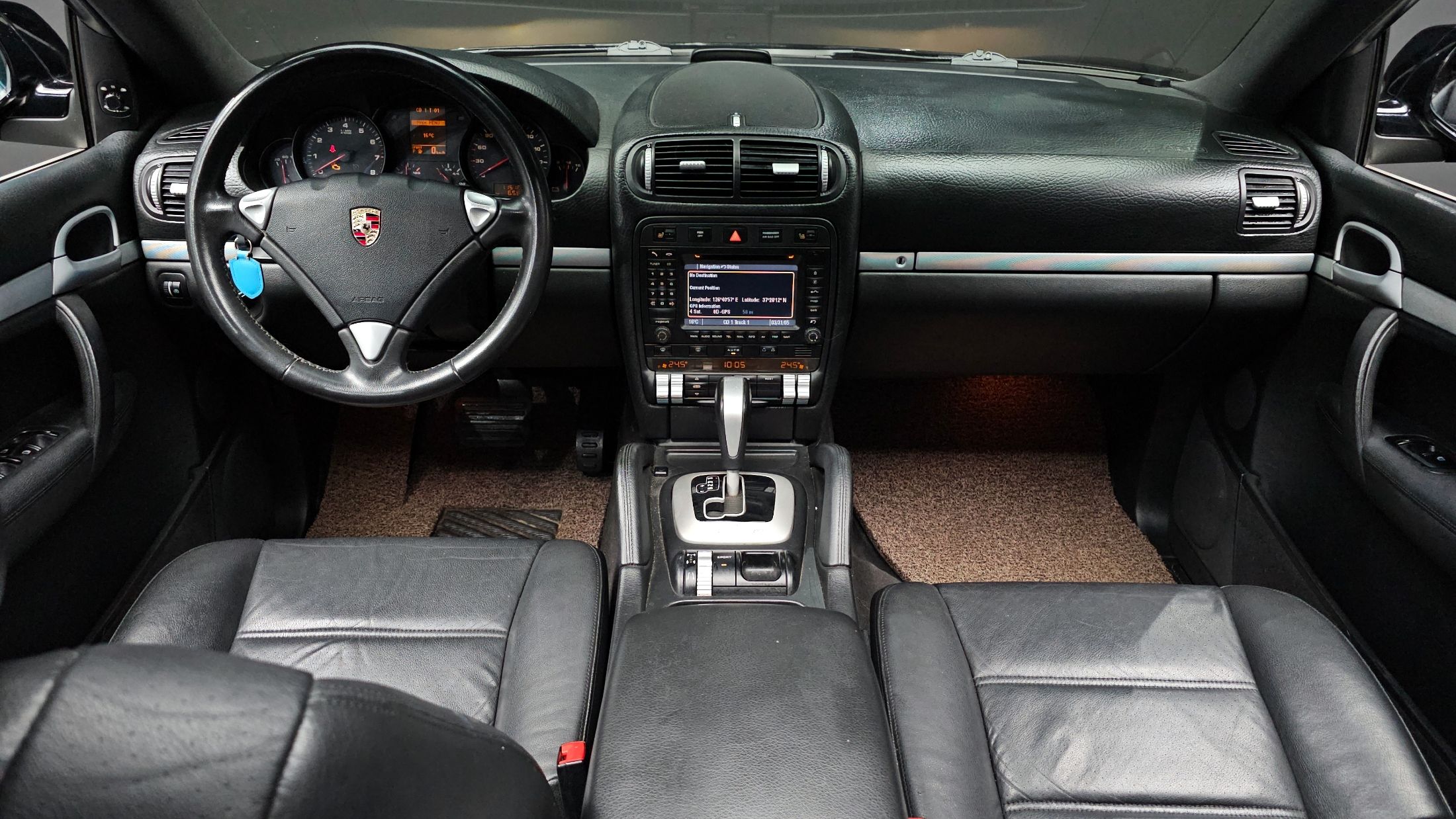 PORSCHE CAYENNE