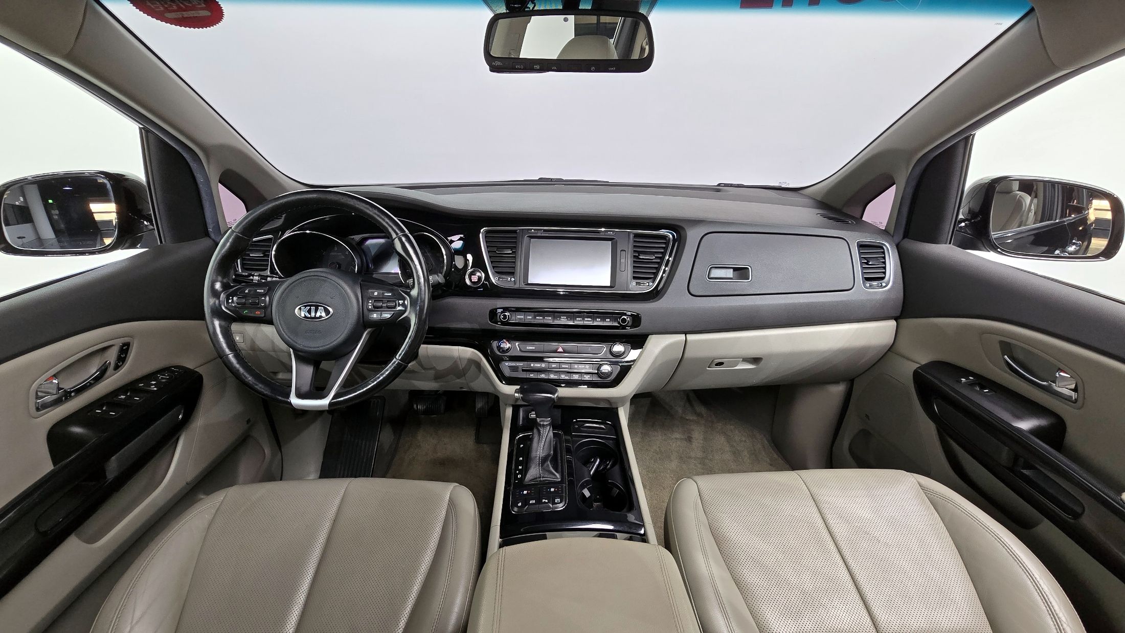 KIA CARNIVAL 2016