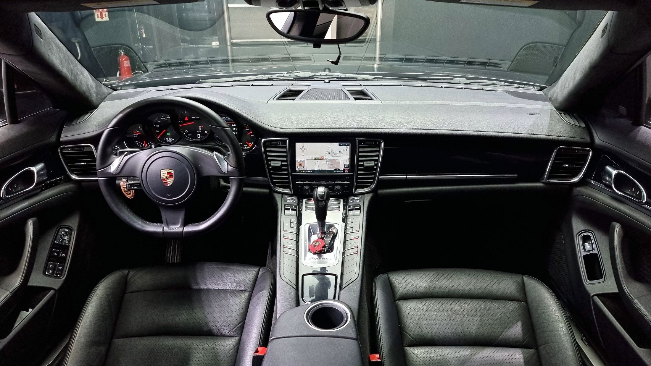 PORSCHE PANAMERA 2012