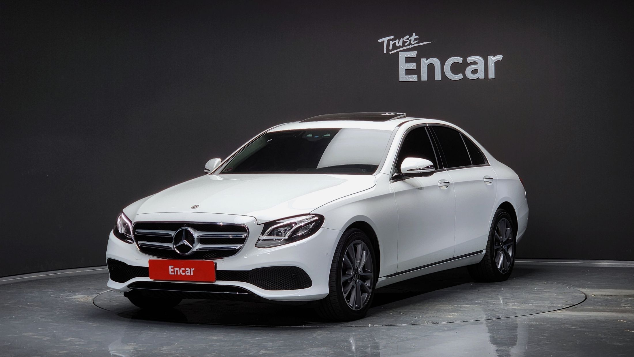 MERCEDES BENZ E-CLASS W213 2019