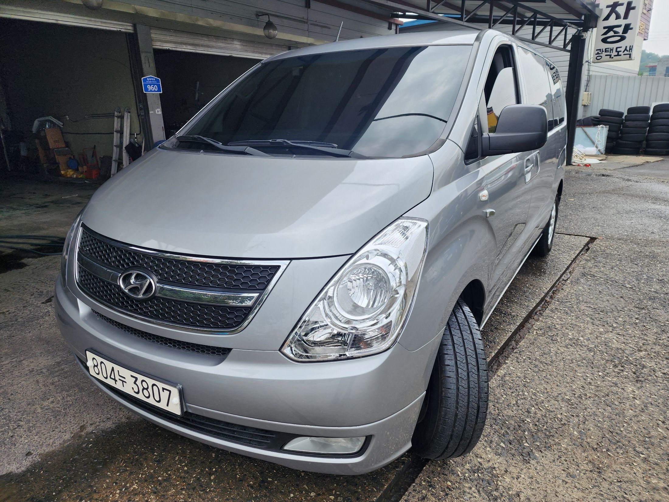 HYUNDAI STAREX GRAND