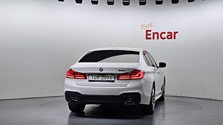BMW 5-SERIES G30 2017