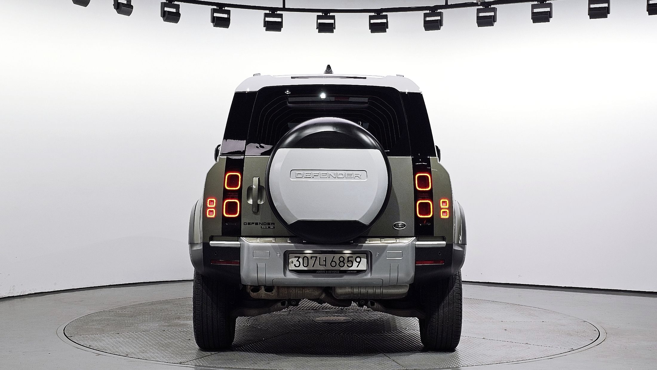 LAND ROVER DEFENDER L663