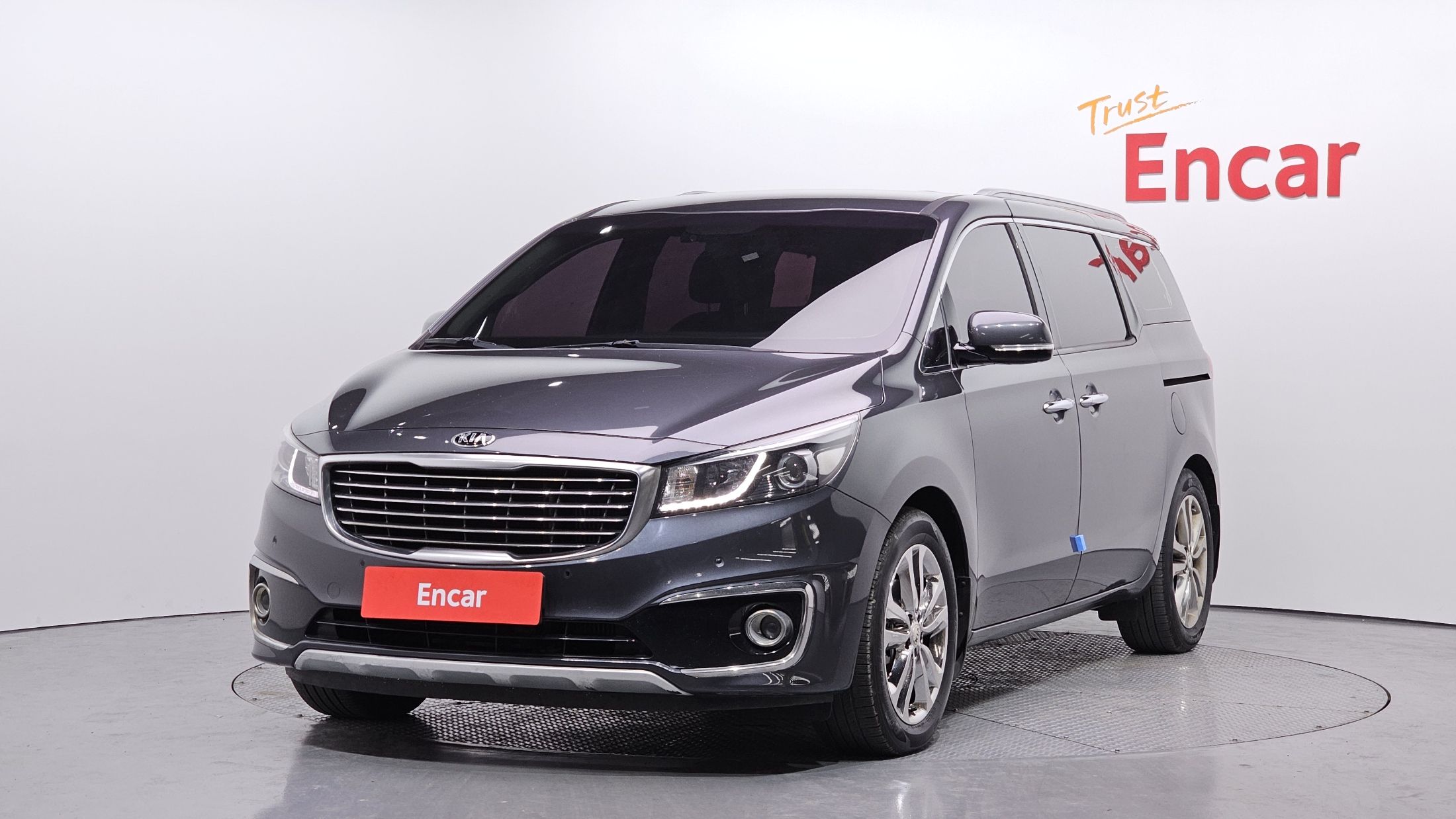 KIA CARNIVAL 2015