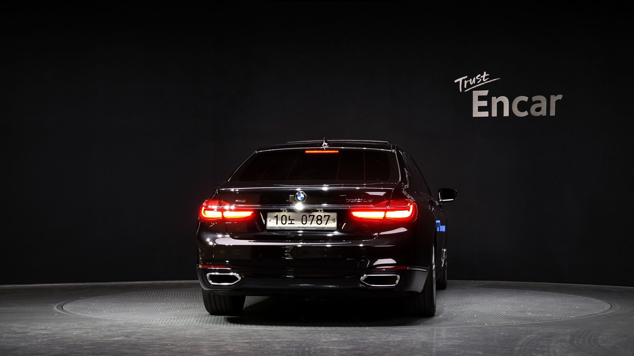BMW 7-SERIES G11 2016