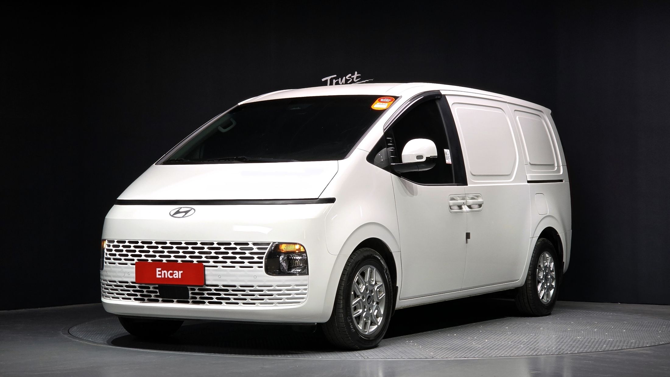 HYUNDAI STARIA 2024