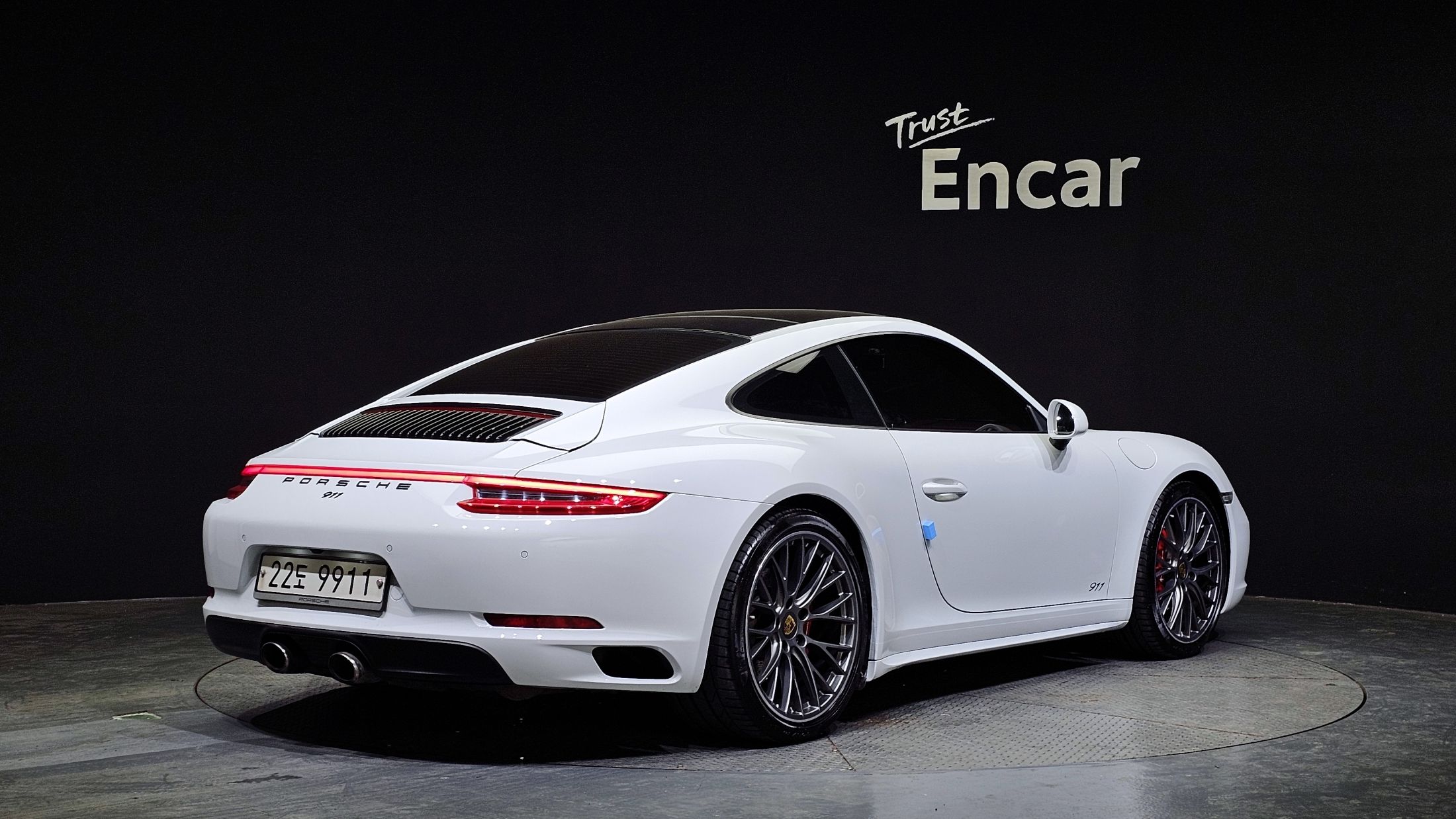 PORSCHE 911 2017
