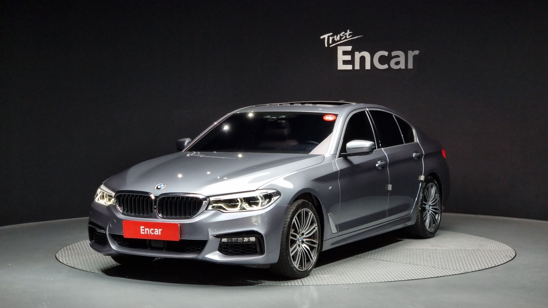 BMW 5-SERIES G30 2019