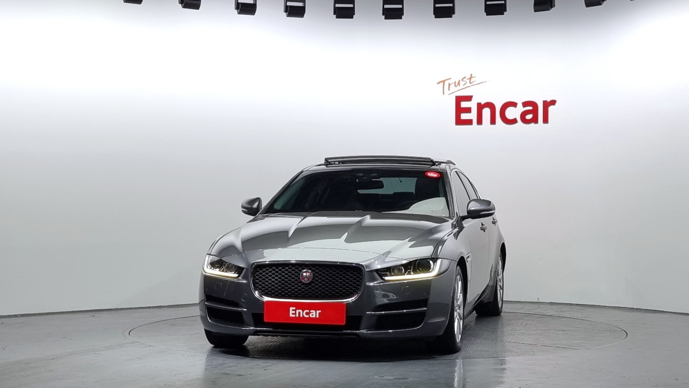 JAGUAR XE 2016