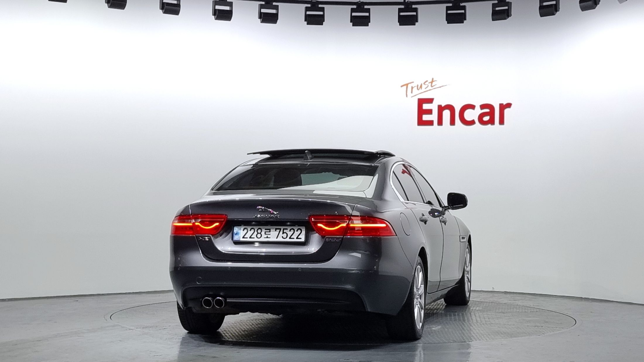 JAGUAR XE 2016