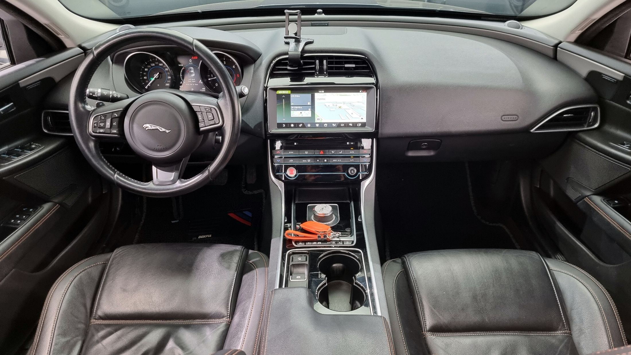 JAGUAR XE 2016