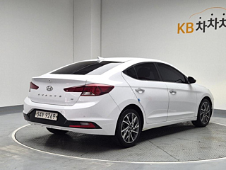 HYUNDAI AVANTE AD 2019