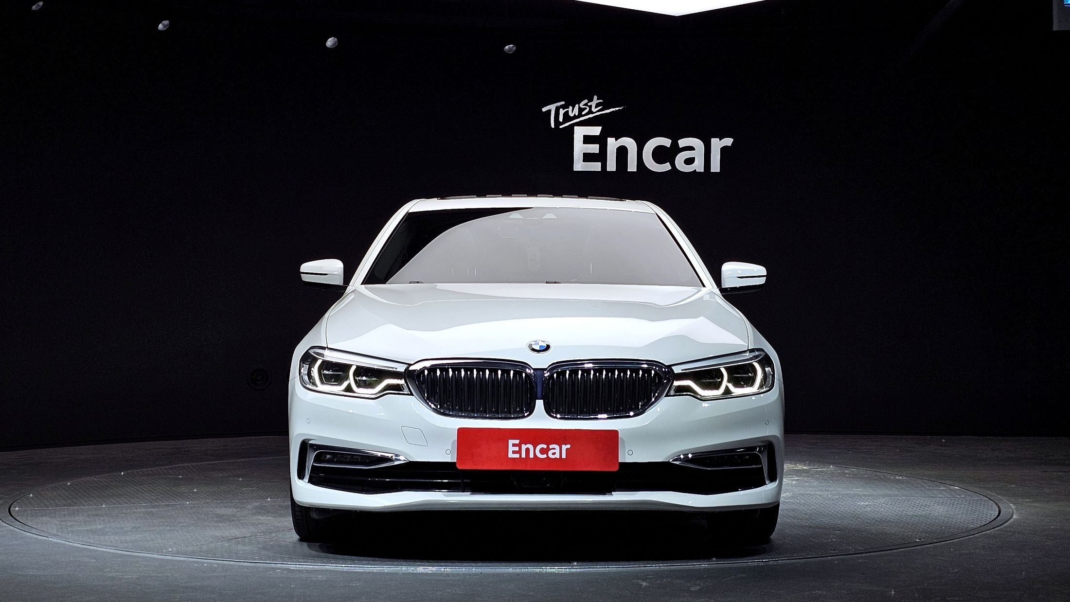 BMW 5-SERIES G30 2019