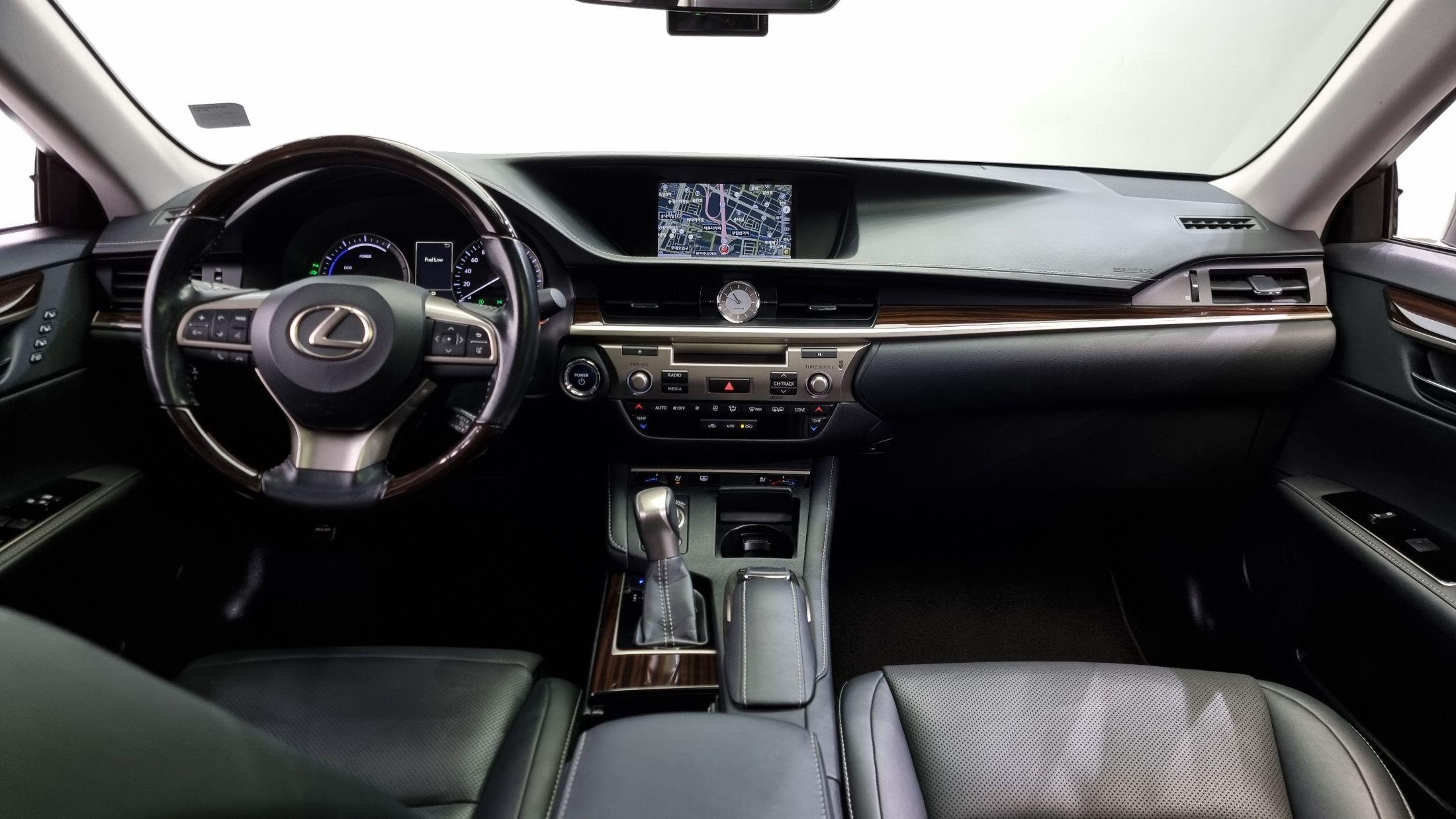 LEXUS ES300H 2016