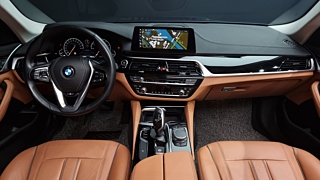 BMW 5-SERIES G30 2019