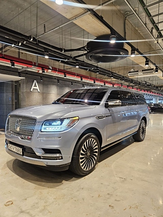 LINCOLN NAVIGATOR 2020