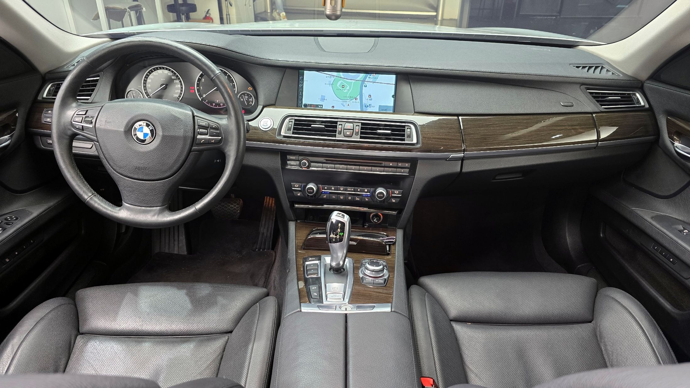 BMW 7-SERIES F01 2009