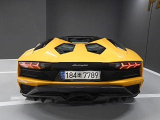 LAMBORGHINI AVENTADOR 2018
