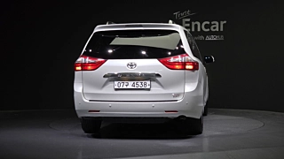 TOYOTA SIENNA 2017