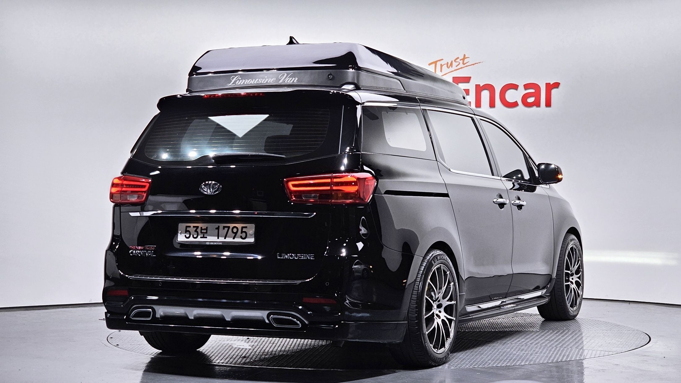 KIA CARNIVAL 2018