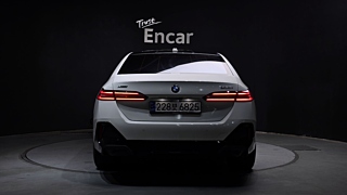 BMW 5-SERIES G60 2024