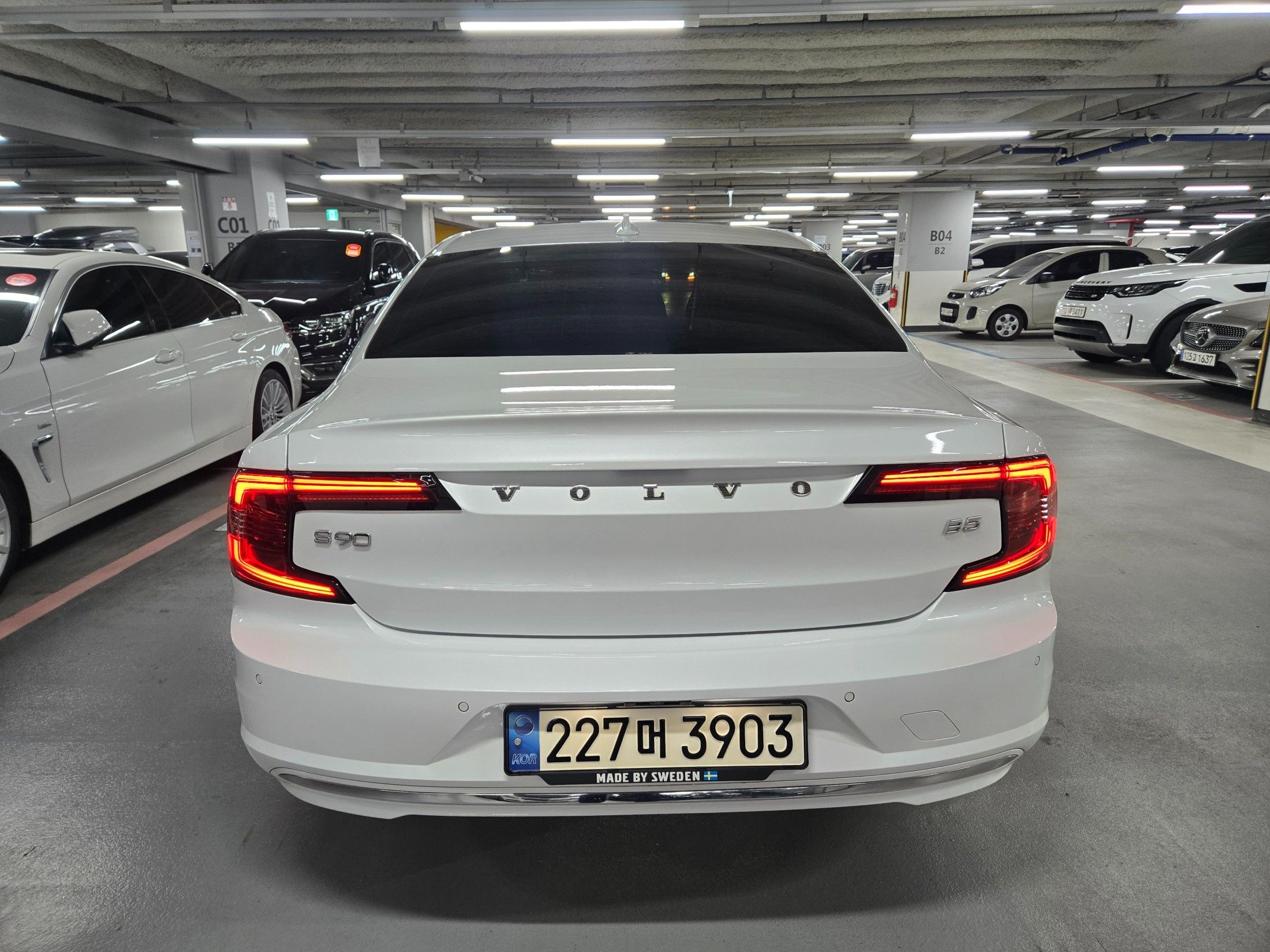 VOLVO S90