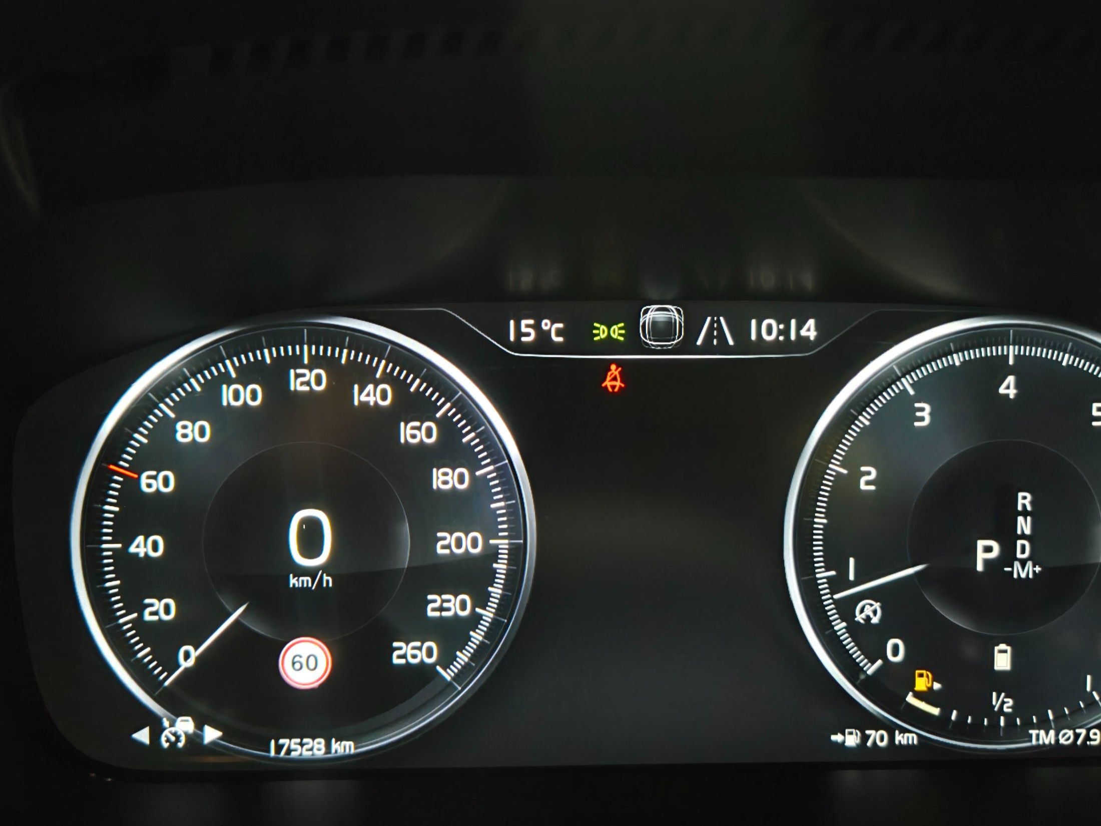 VOLVO S90