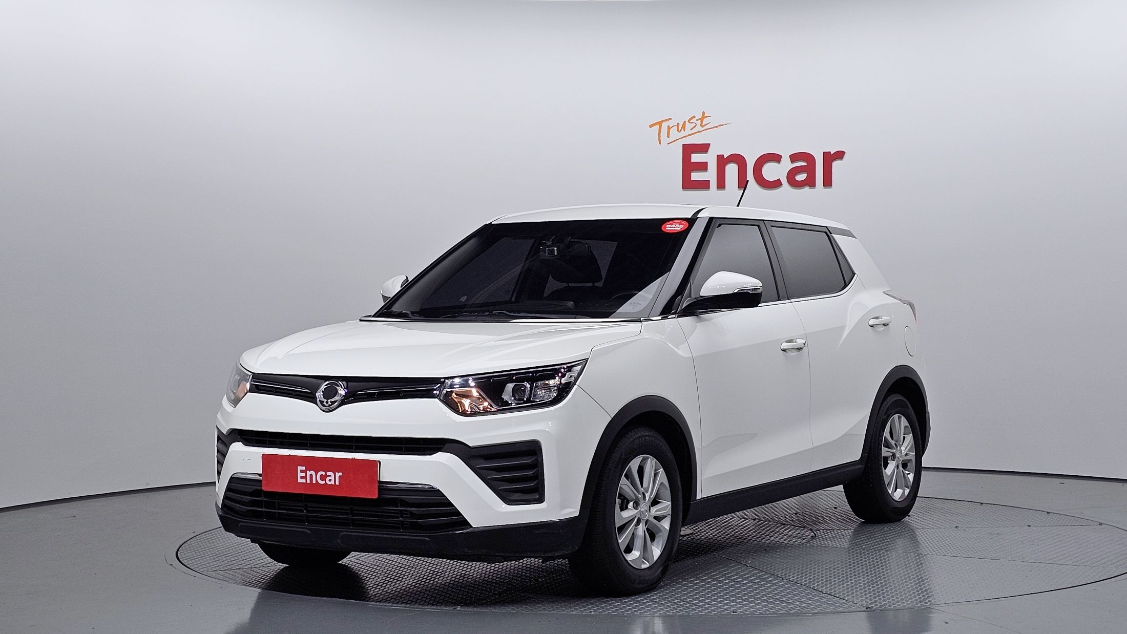 SSANGYONG TIVOLI VERY NEW