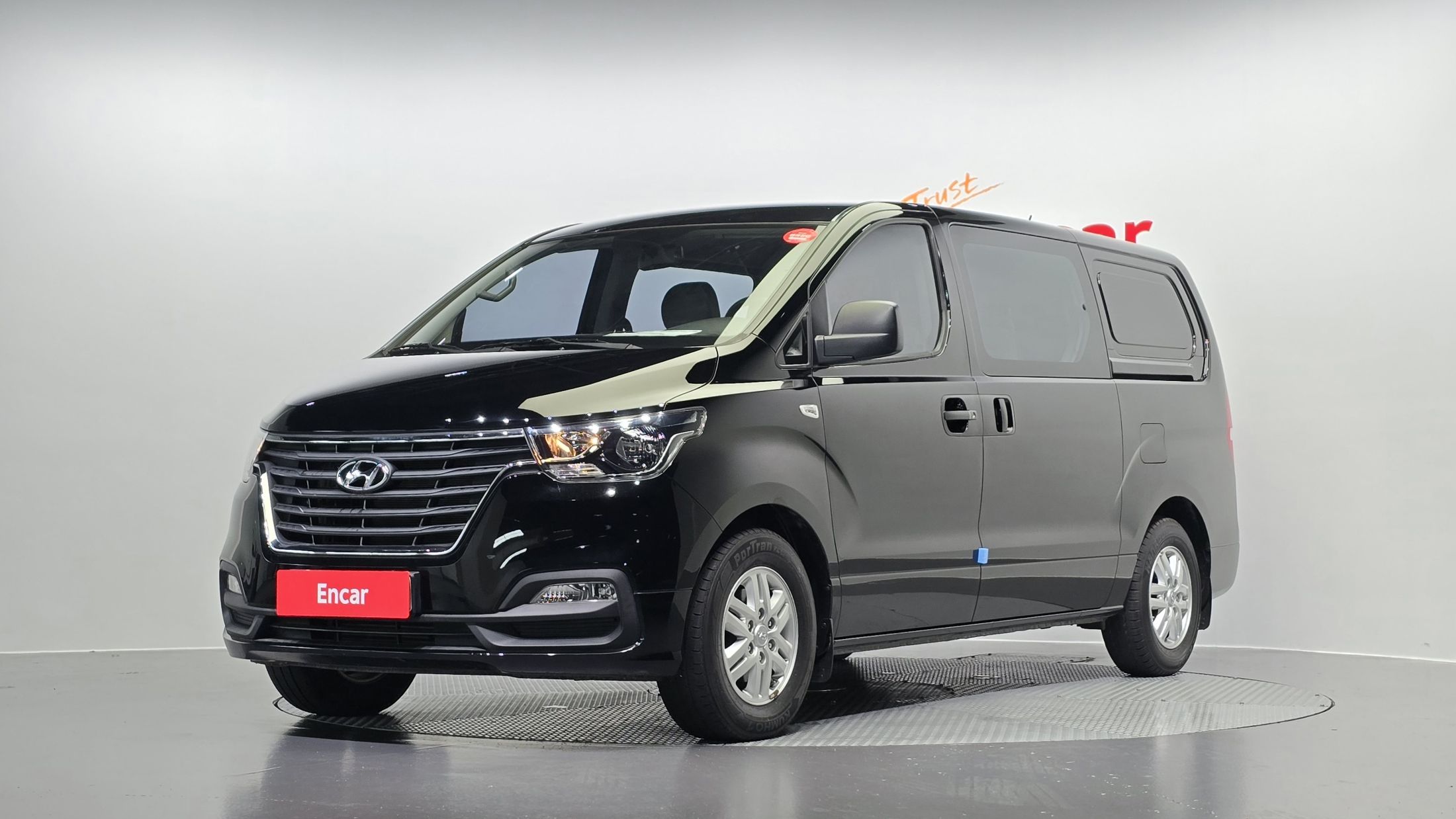 HYUNDAI STAREX GRAND