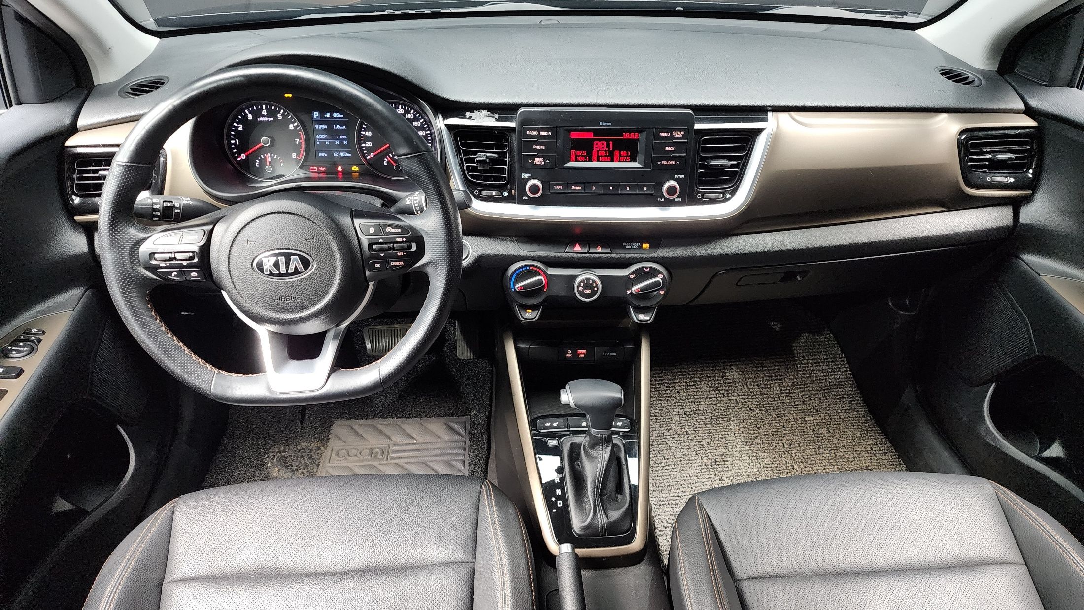 KIA STONIC