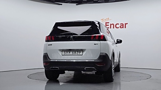 PEUGEOT 5008 2018