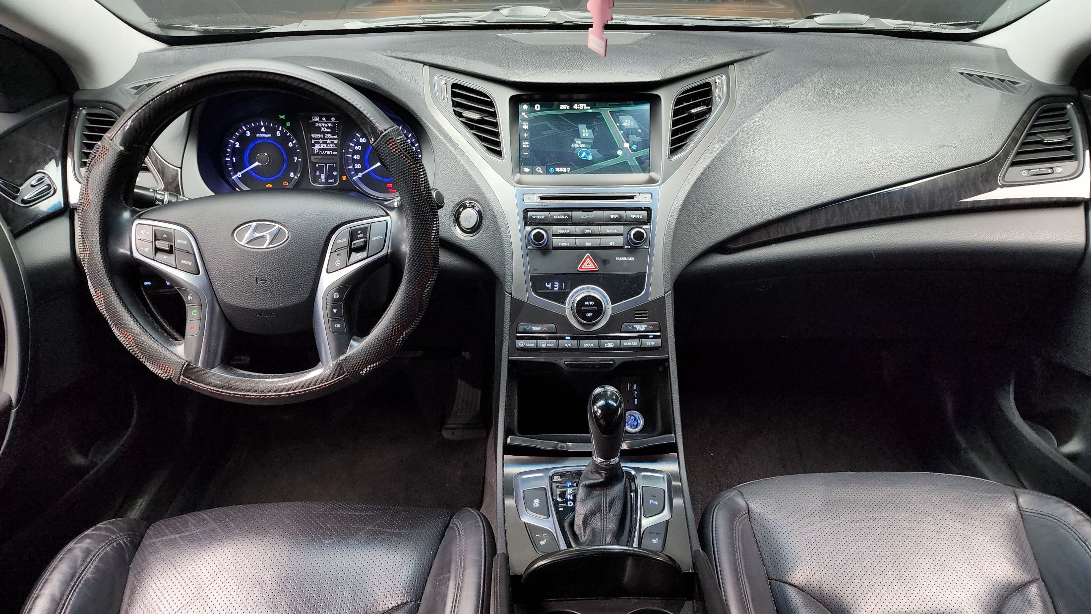 HYUNDAI GRANDEUR HG 2015