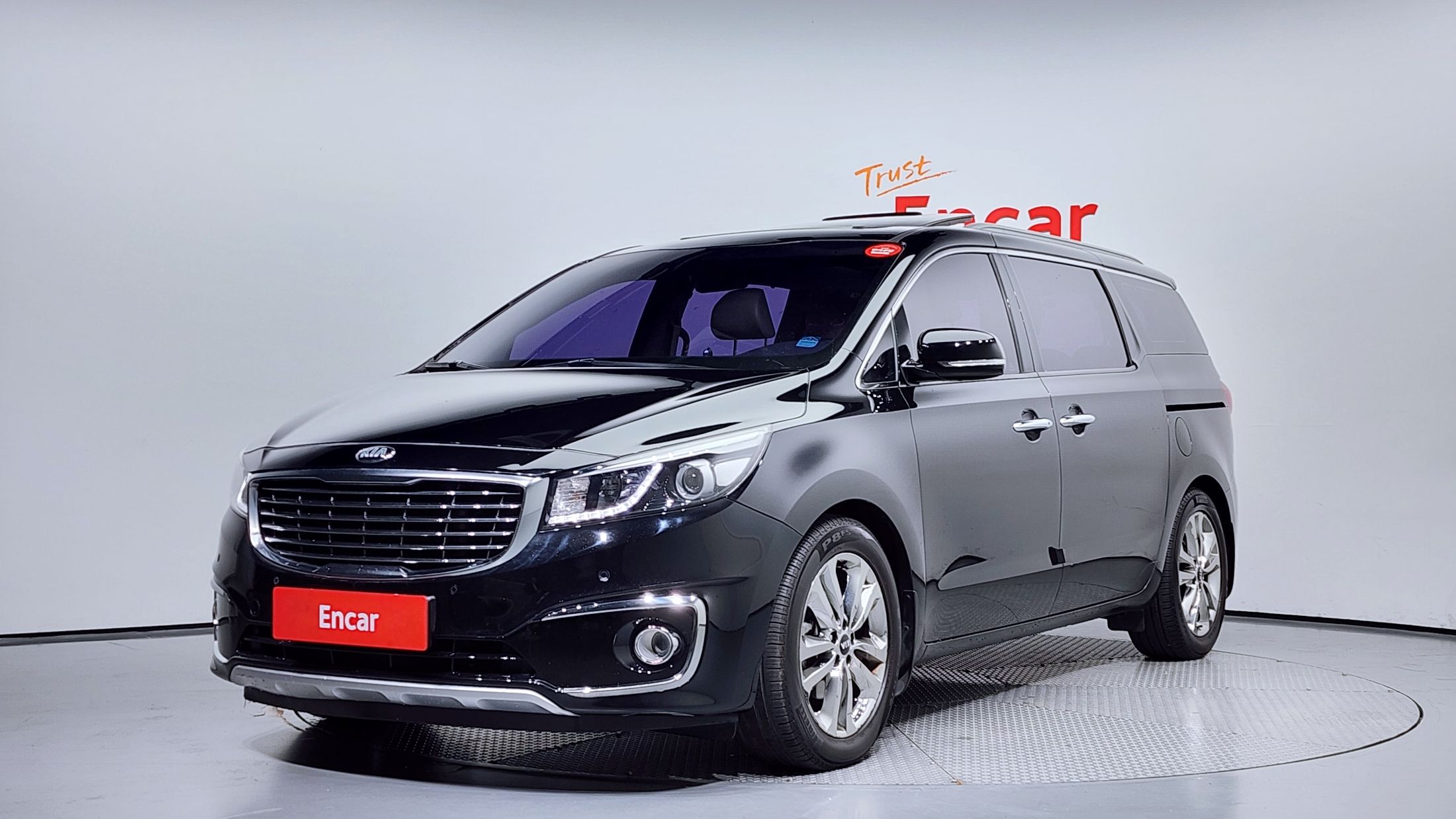 KIA CARNIVAL 2015
