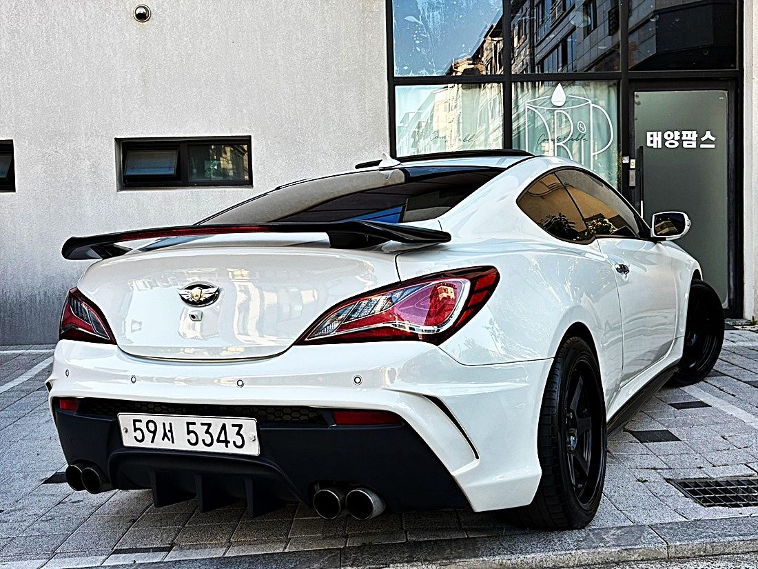 HYUNDAI GENESIS COUPE 2010
