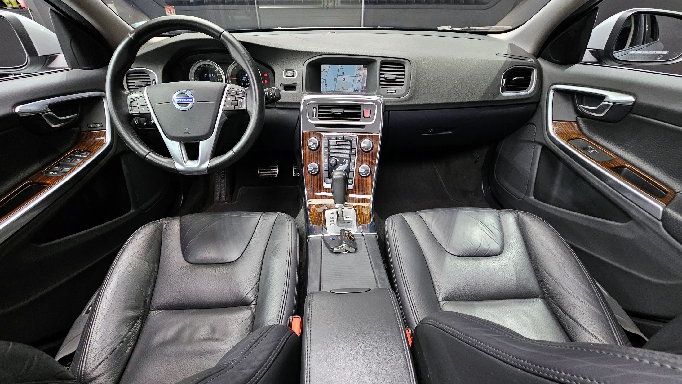 VOLVO S60 2011
