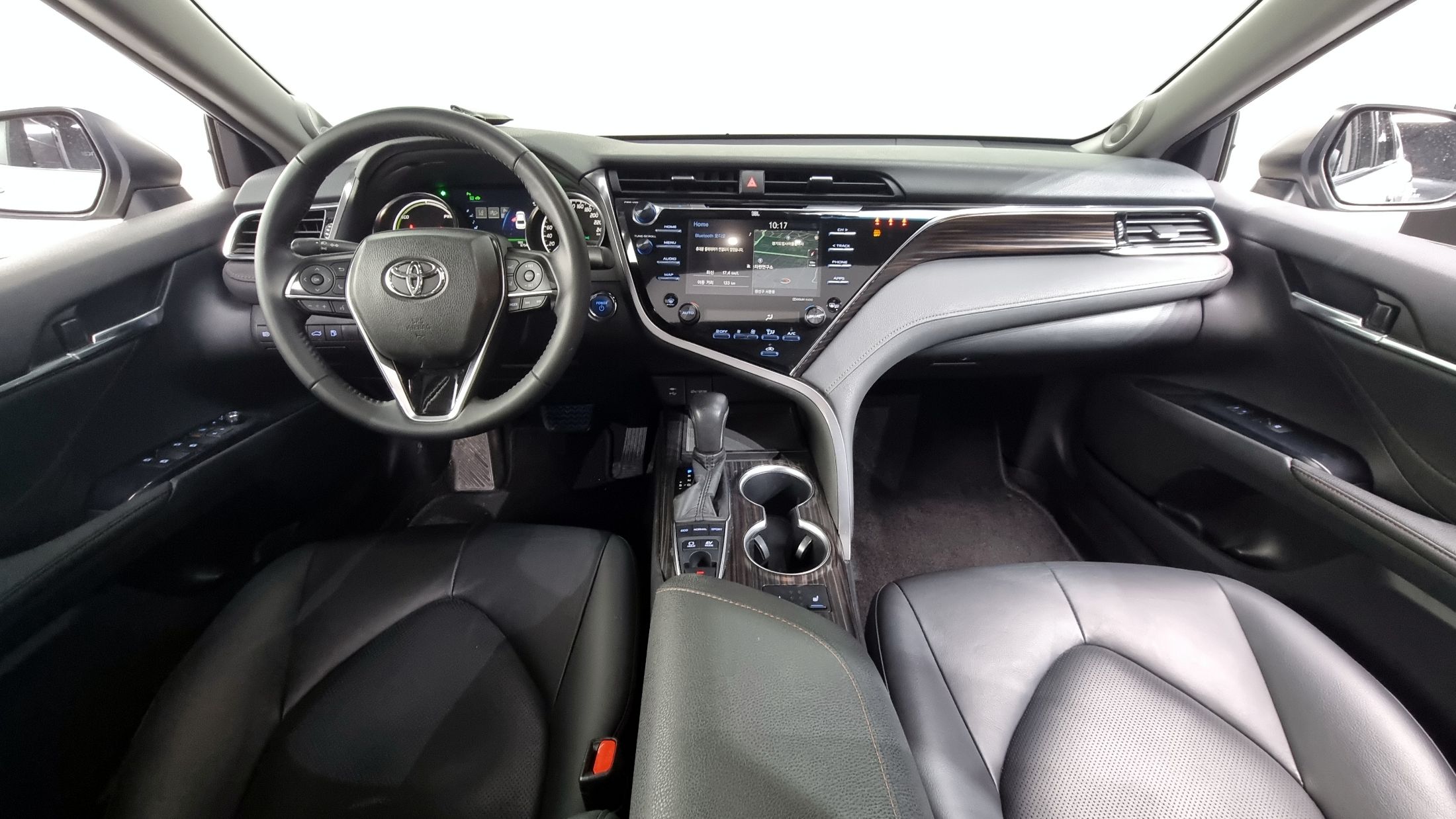 TOYOTA CAMRY XV70 2018