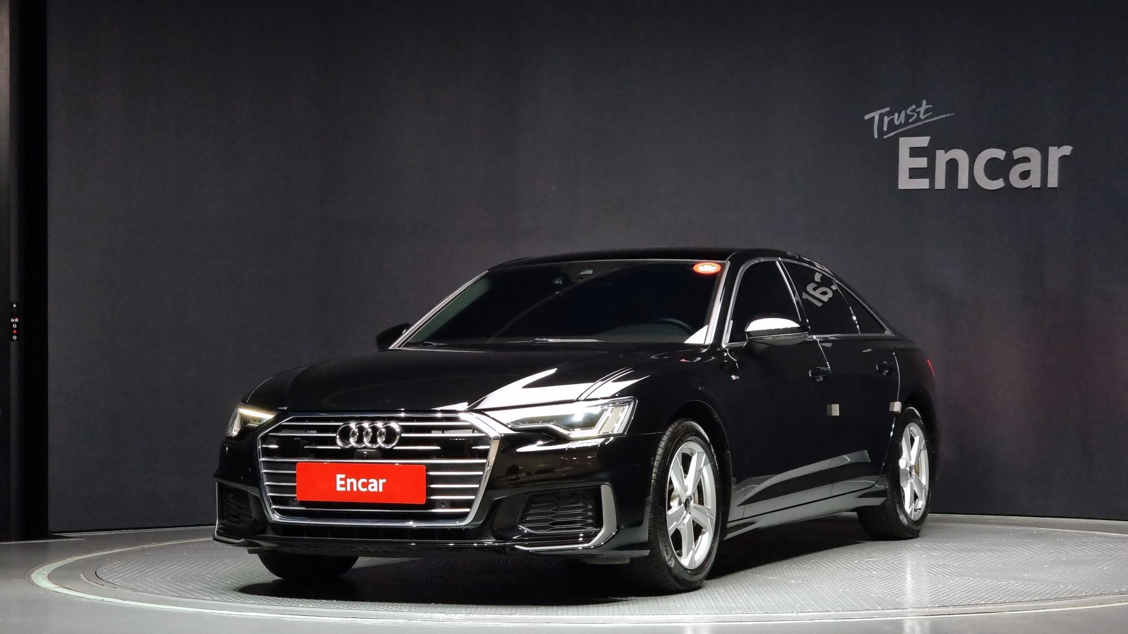 AUDI A6 C8