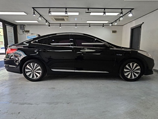 HYUNDAI GRANDEUR HG HYBRID 2016