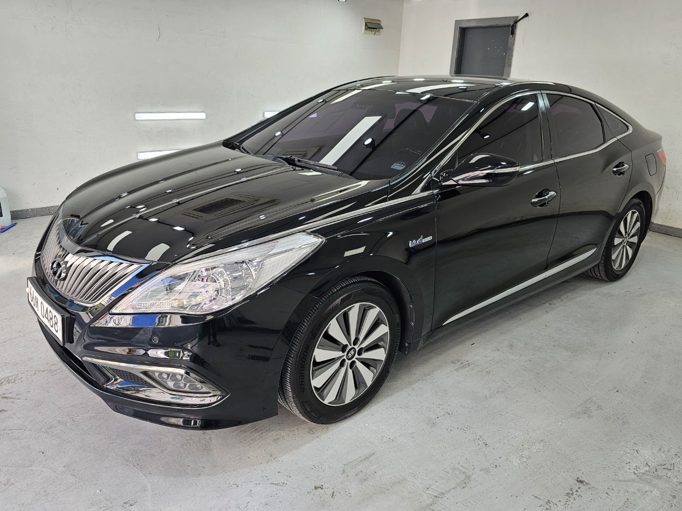 HYUNDAI GRANDEUR HG HYBRID 2016