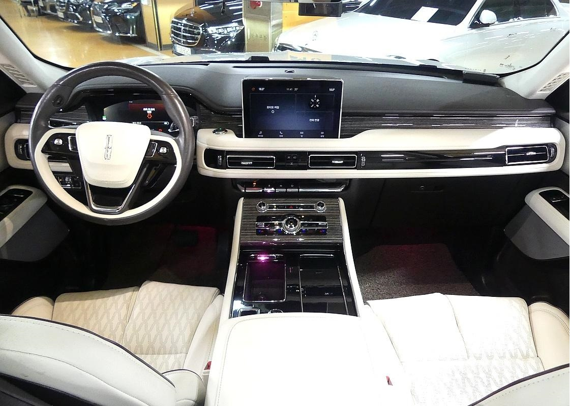 LINCOLN AVIATOR