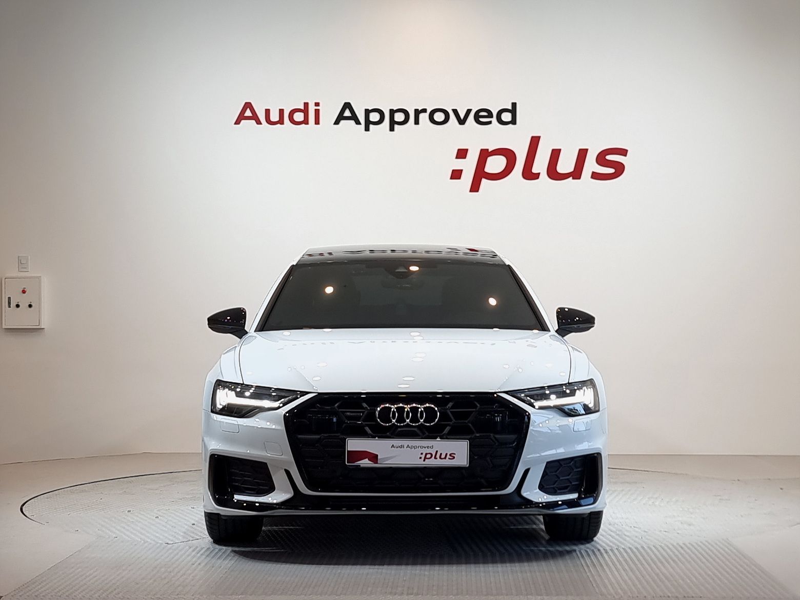 AUDI A6 C8