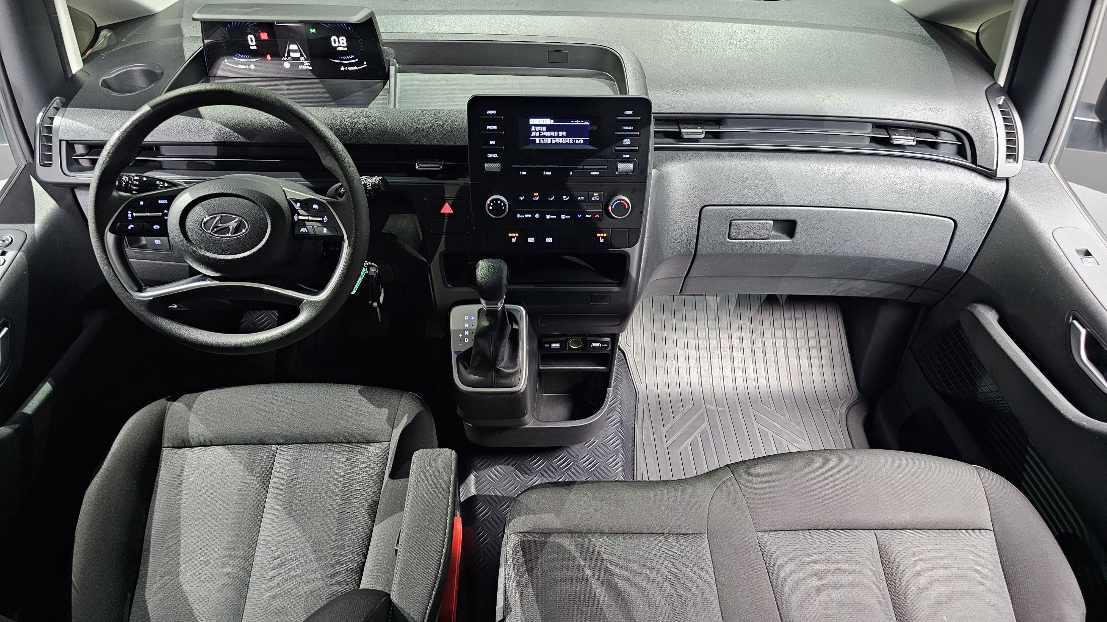 HYUNDAI STARIA 2022
